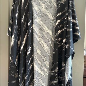 LuLaRoe Black and Gray Kimono